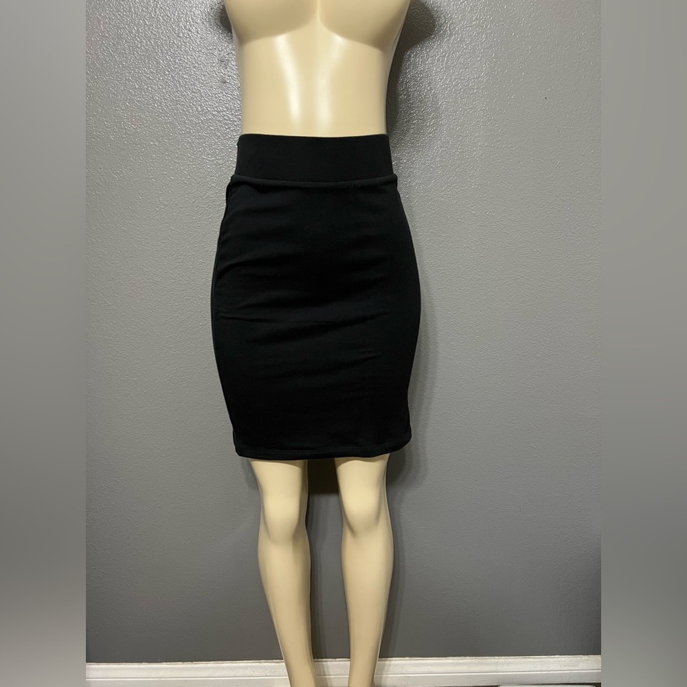 Forever 21 adjustable length black pencil skirt size L